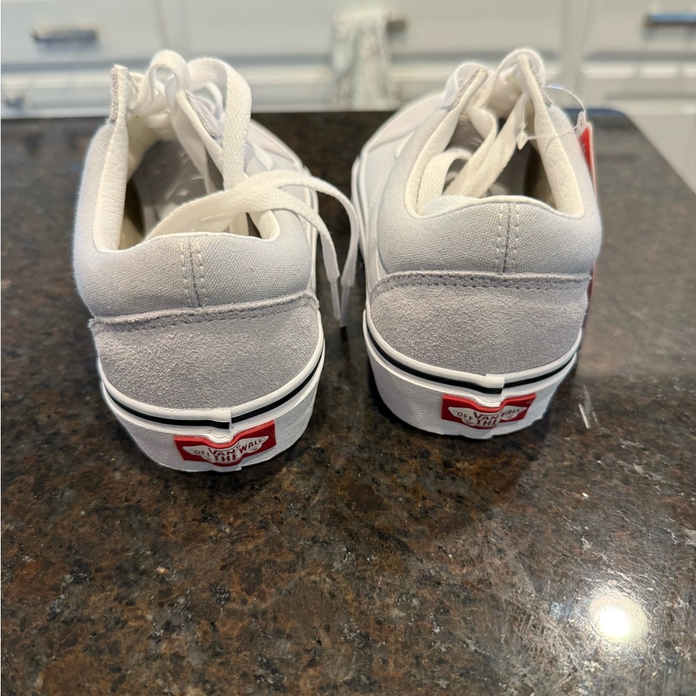 Vans unisex sneakers - 6.5mens/8wmns - Picture 3 of 5